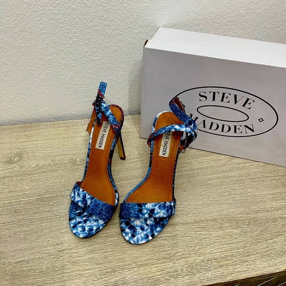 Steve Madden Size 6.5 wore 1 x - Picture 3 of 11